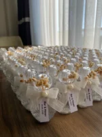 Kolonyalı Şeffaf Mika Şişe – İnci Kapaklı, Simli, Kuru Çiçekli Nikah & Nişan Hediyelik - Görsel 3