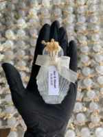 Kolonyalı Şeffaf Mika Şişe – İnci Kapaklı, Simli, Kuru Çiçekli Nikah & Nişan Hediyelik - Görsel 2